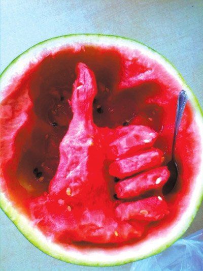Watermelon man 9 1a0ed Nghệ thuật trên ruột dưa hấu bằng thìa tuyệt đẹp