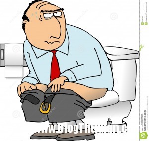 man sitting toilet 858799 300x283 Suýt chết vì nhét bí đao vào hậu môn
