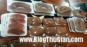 bat duoc quai vat lon rung khong lo nang 227kg2 300x163 Săn được quái vật rừng nặng hơn 220kg