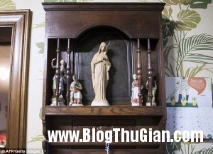 Tượng Đức Mẹ phát sáng ở Bỉ bi an buc tuong duc me phat sang o bi 300x216 Tượng Đức Mẹ phát sáng ở Bỉ