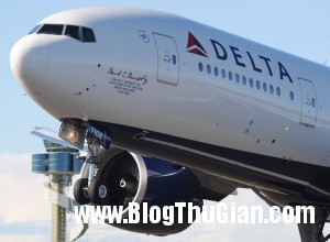 may bay 300x220 Máy bay hạ cánh gấp vì vợ chồng cải nhau.