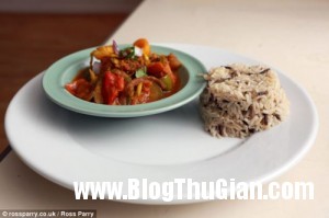 1397273014 article 2598755 1ce6822c00000578 579 634x422 300x199 Kinh doanh các món ăn được làm từ... rác 