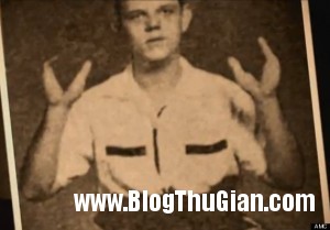 140518 2tay b4e0f 300x209 Gia tộc có truyên thống đôi bàn tay tôm hùm 