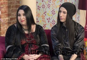 cap vo chong ma ca rong doi thuc 300x206 Cuộc sống vợ chồng ma ca rồng giữa đời thường