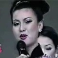 Dở khóc dở cười với màn ứng xử hay nhất của hoa hậu đầu tiên Việt Nam