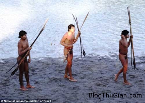 1406966770 1406943934 chuyen la 5  Bộ lạc Amazon bị đuổi ra khỏi nơi sinh sống.
