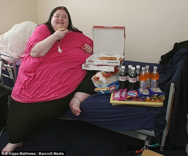 nguoi phu nu nang 254kg khong ra duong suot 6 nam vi qua beo1 Người phụ nữ béo nhất nước Anh đã qua đời ở tuổi 44