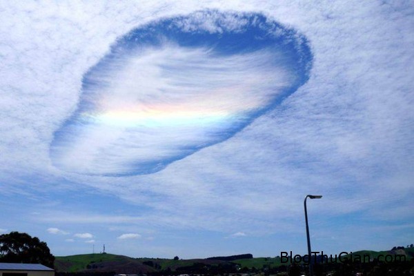dam may trong suot ky la sang ruc tren bau troi uc Đám mây kỳ lạ xuất hiện trên bầu trời nước Úc