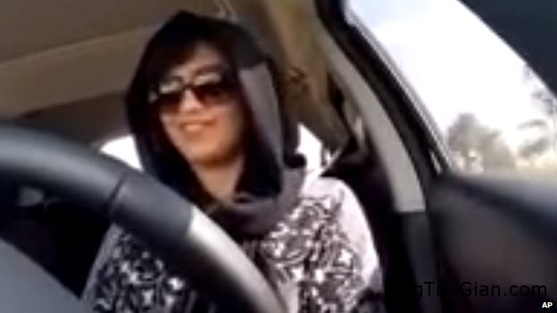 laixe2 281214 cdb47 Ả Rập Xê   Út : hai cô gái hầu tòa chỉ vì lái xe