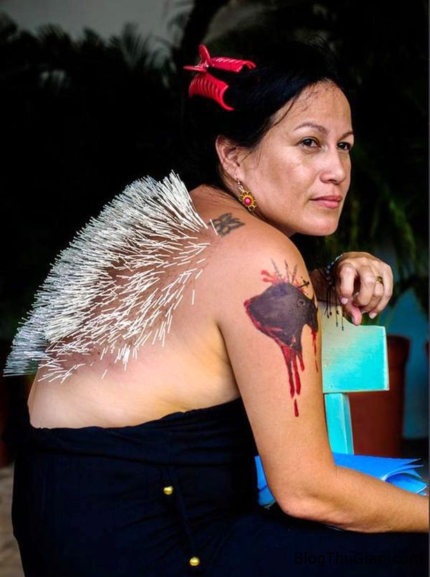 Châm 2.500 kim vào lưng để phản đối việc đấu bò PAY Fanny Pachon 18e7d Châm 2.500 kim vào lưng để phản đối việc đấu bò