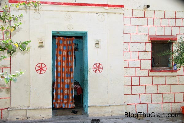 Shani Shingnapur doors2 c489b Phong tục kỳ lạ của ngôi làng không hề có cửa